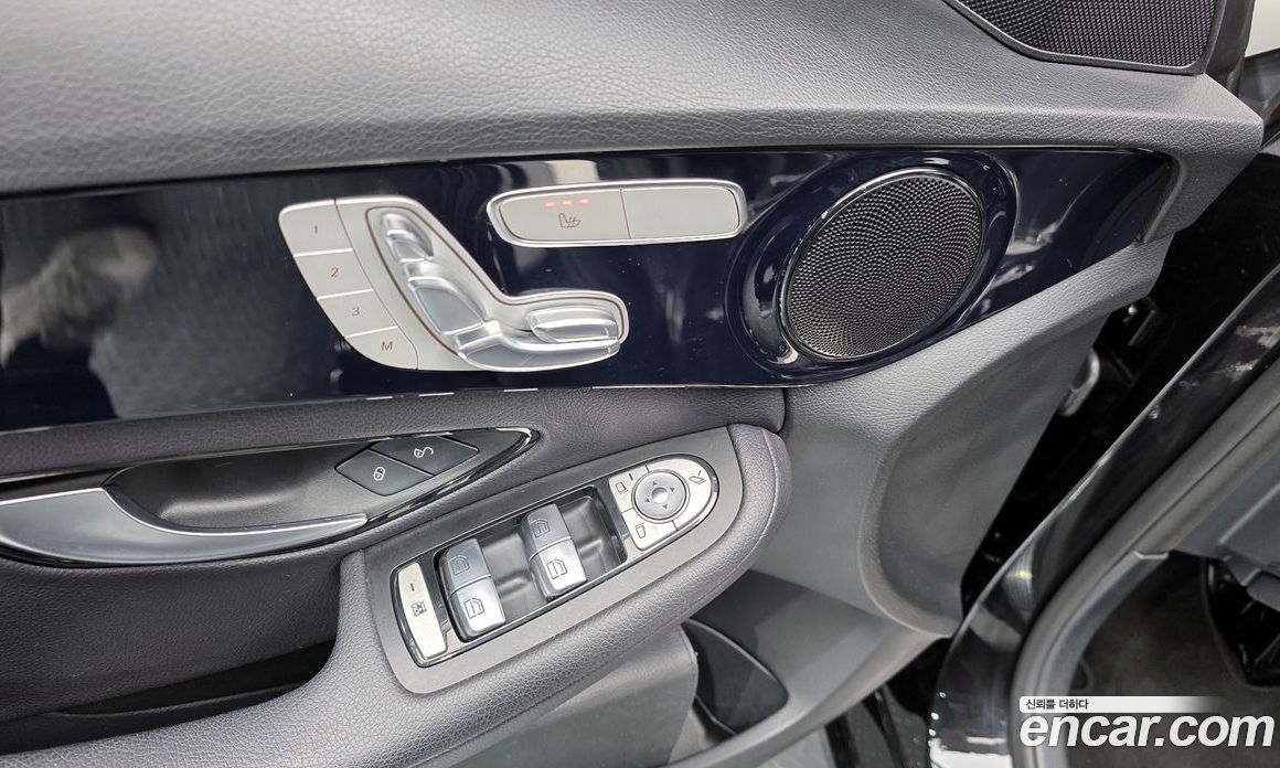 Mercedes-Benz C-Class W205 фото 18