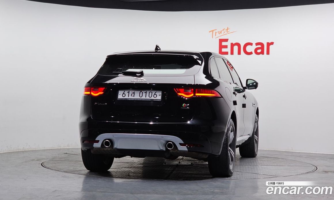 Jaguar F-PACE фото 4
