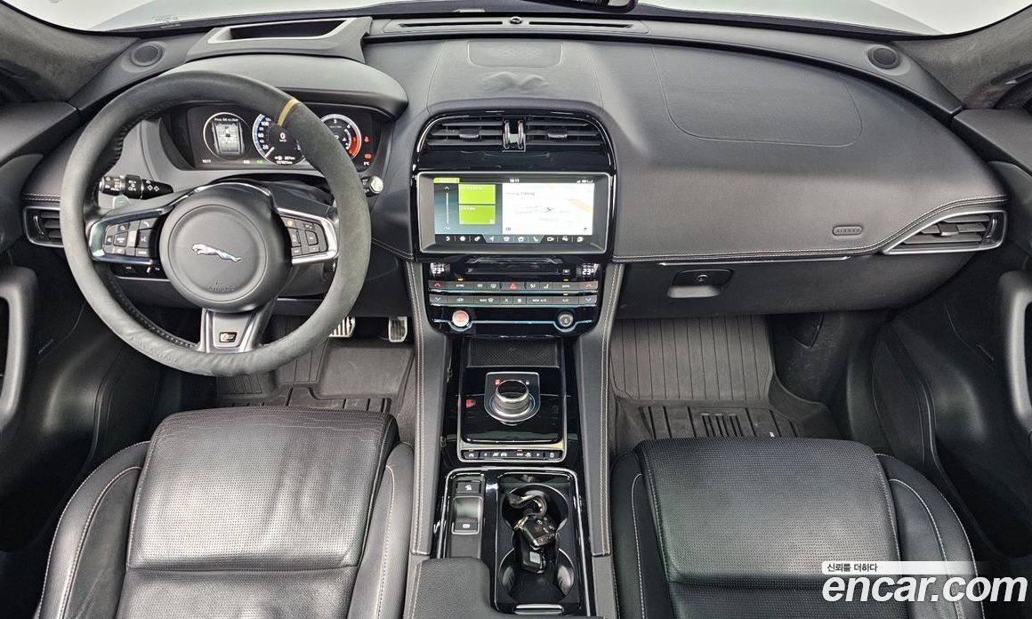 Jaguar F-PACE фото 7