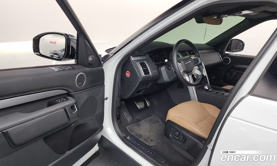 Land Rover Discovery 5 фото 9