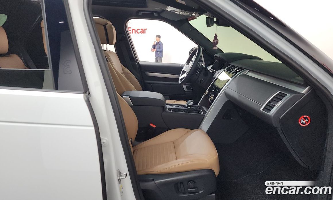 Land Rover Discovery 5 фото 10