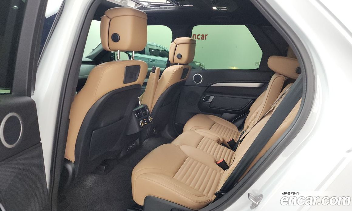 Land Rover Discovery 5 фото 11