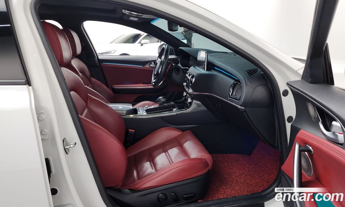 Kia Stinger фото 10