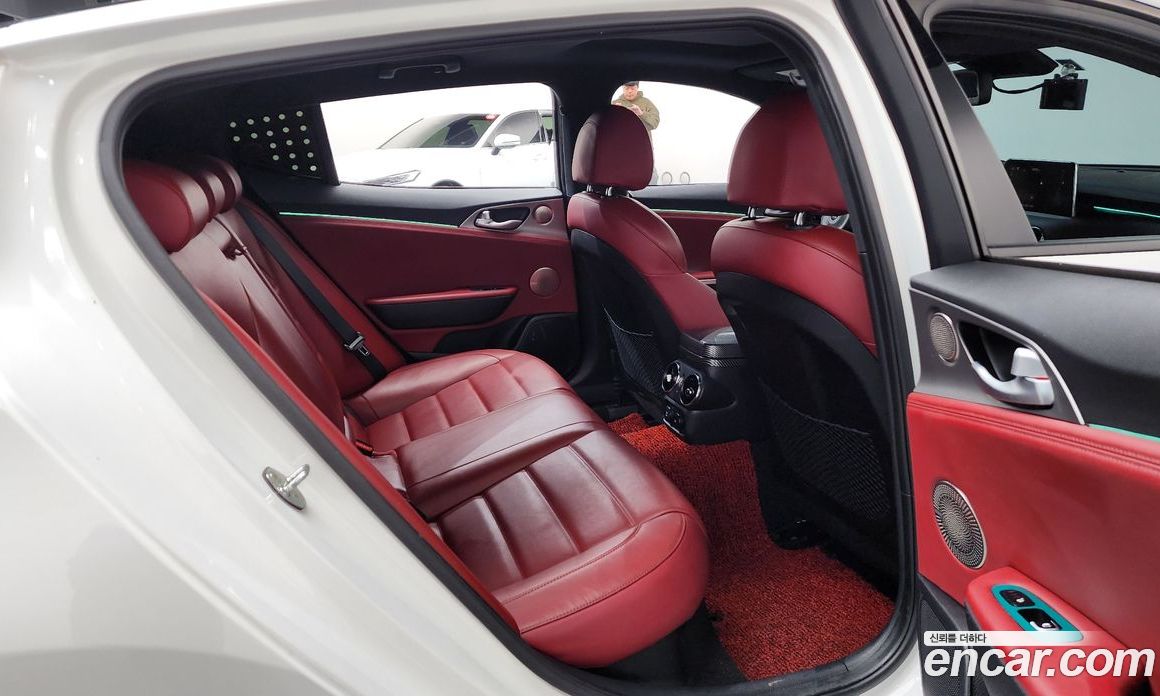 Kia Stinger фото 11