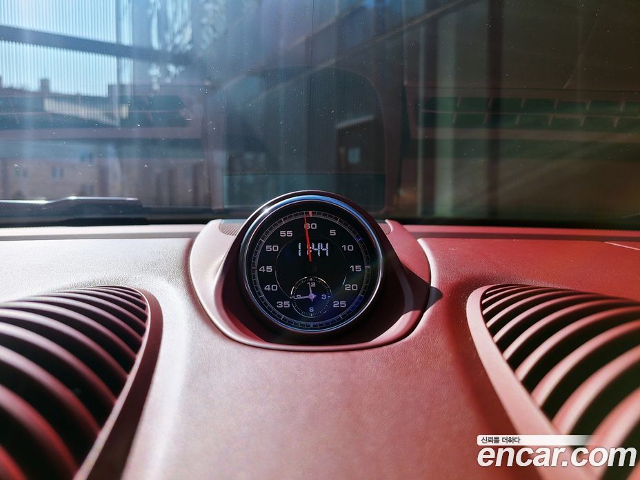 Porsche 718 Boxster фото 10