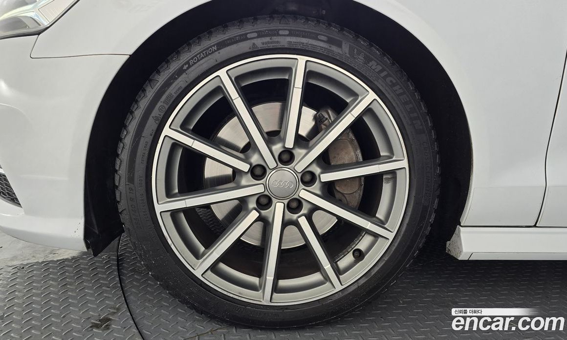 Audi A6 (C7) фото 5