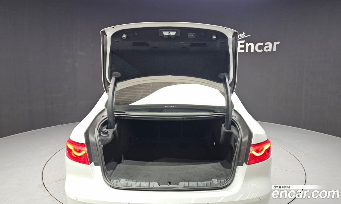 Jaguar XF (X260) фото 20