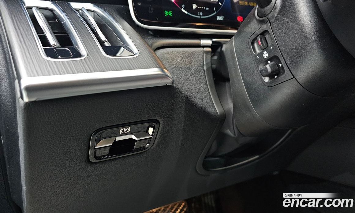 Mercedes-Benz S-Class W223 фото 12
