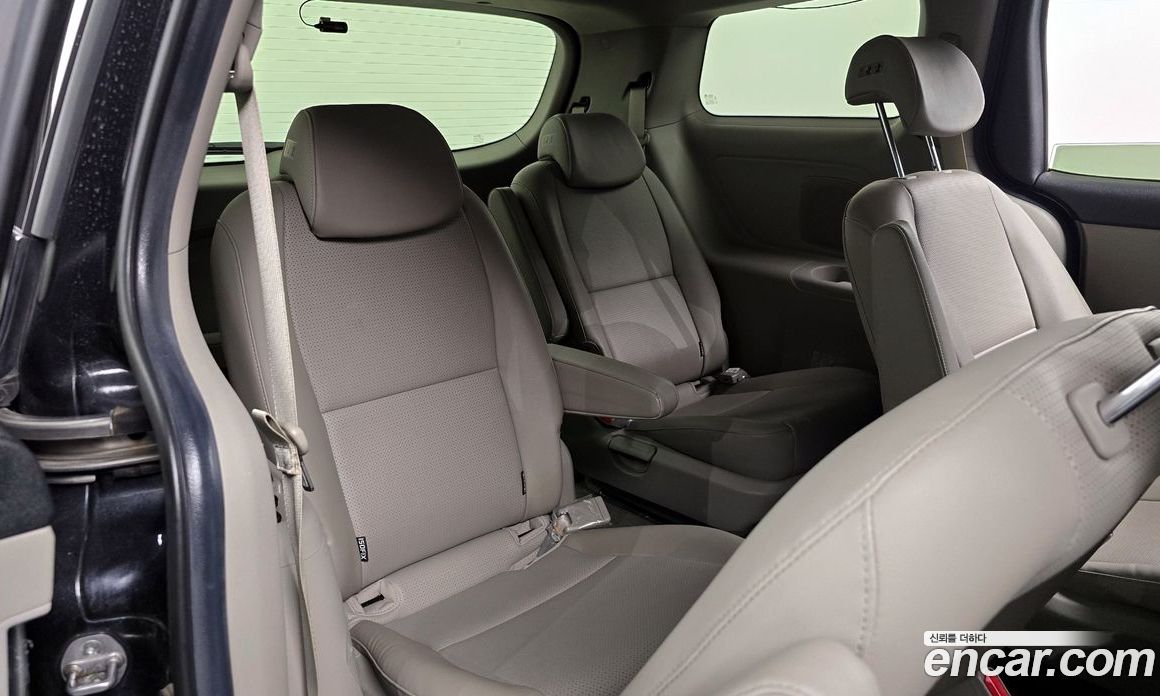 Kia Carnival 3rd Gen Restyling фото 12