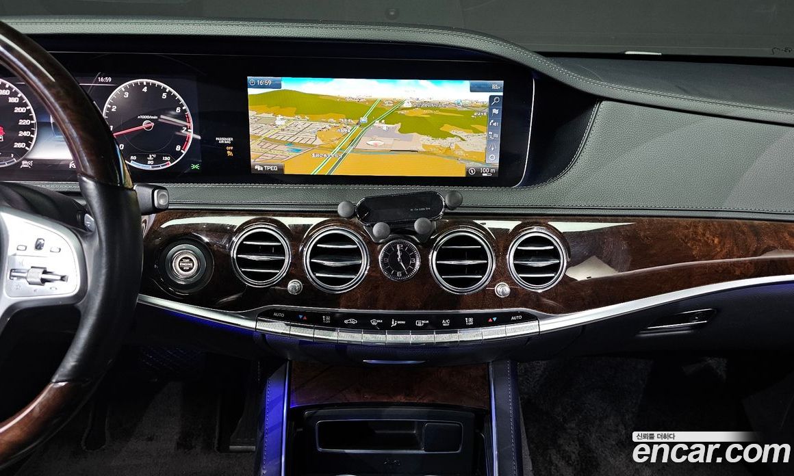 Mercedes-Benz S-Class W222 фото 14