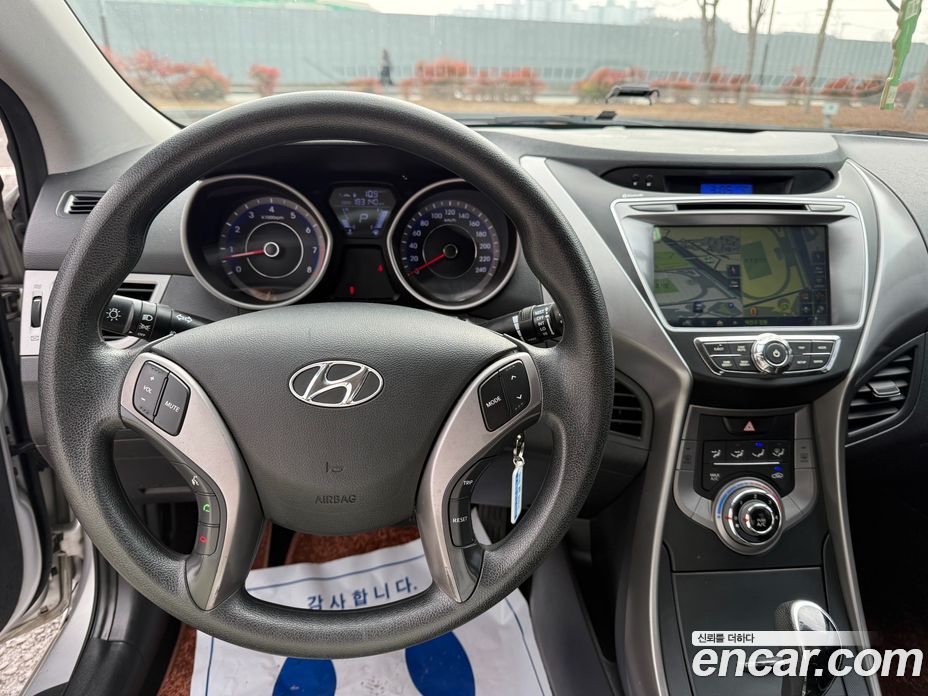 Hyundai Avante (MD) фото 6