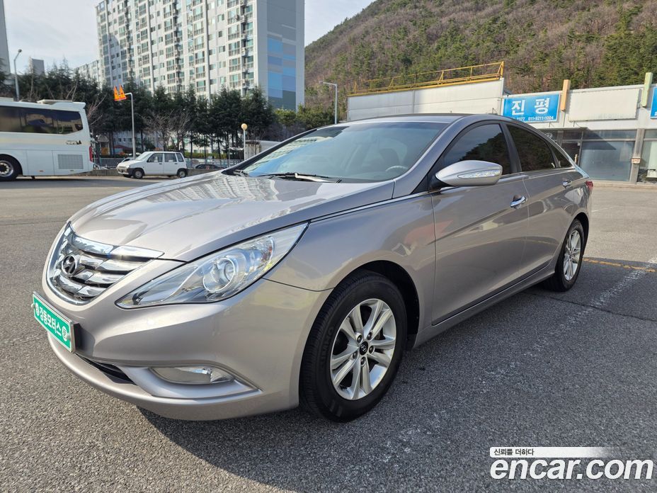 Hyundai Sonata (YF) з Кореї