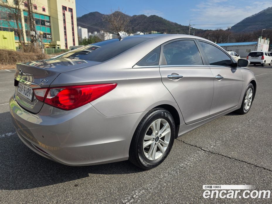 Hyundai Sonata (YF) фото 2