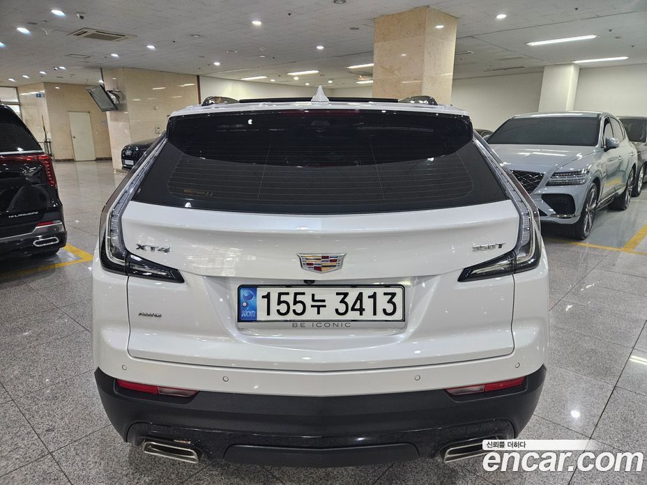 Cadillac XT4 фото 4