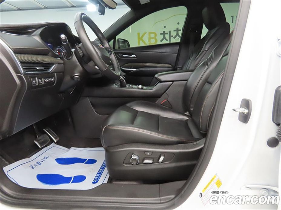 Cadillac XT4 фото 5