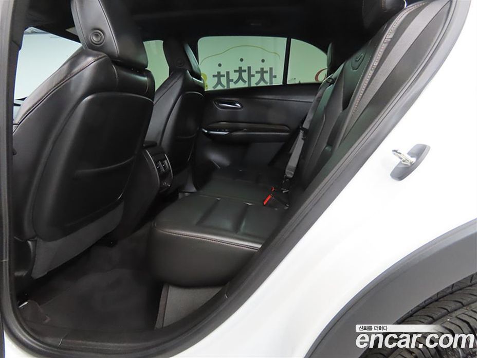 Cadillac XT4 фото 6
