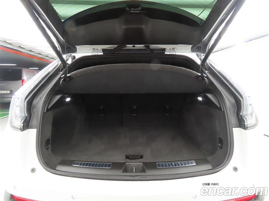 Cadillac XT4 фото 18