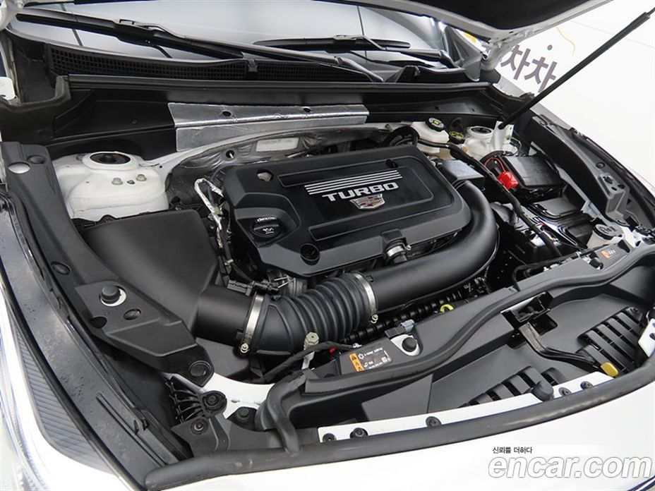 Cadillac XT4 фото 19