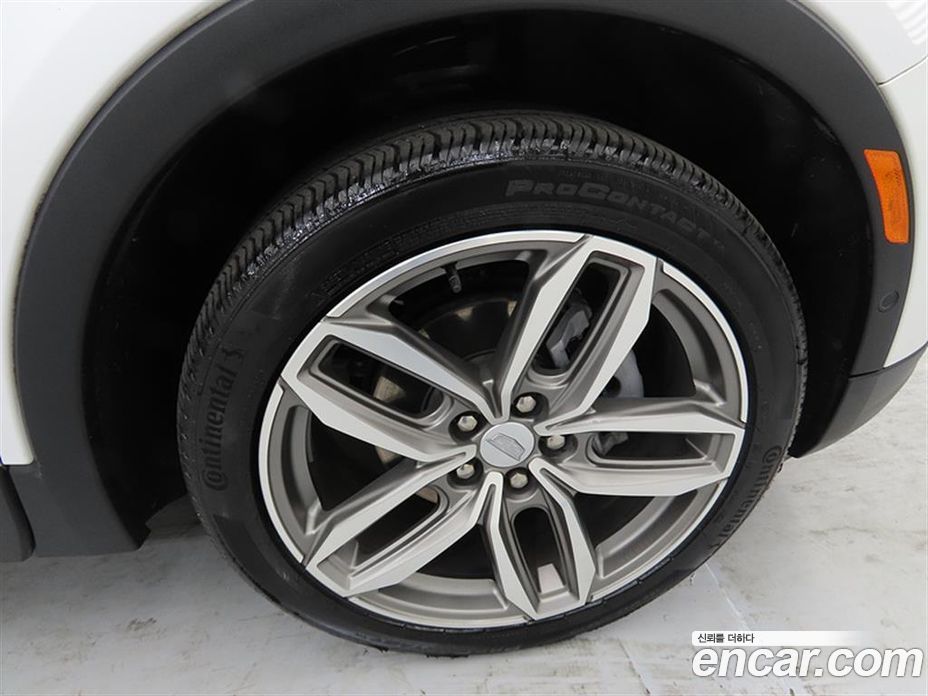 Cadillac XT4 фото 20