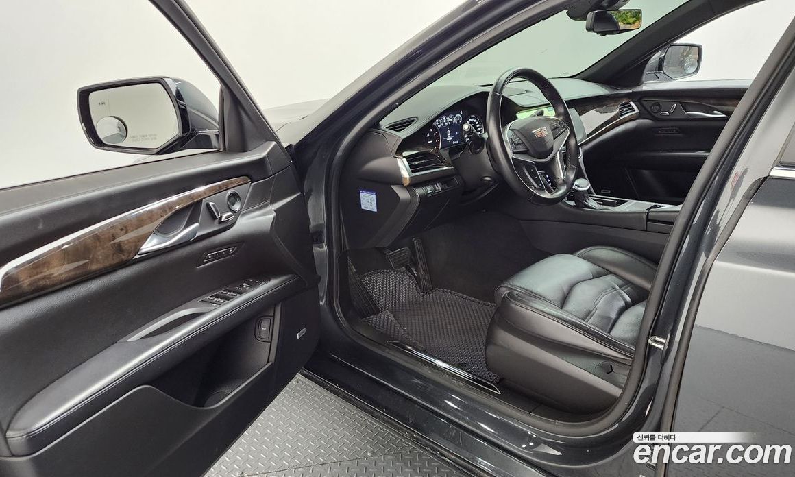 Cadillac CT6 фото 10