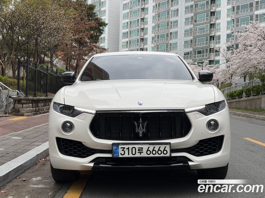 Maserati Levante фото 3