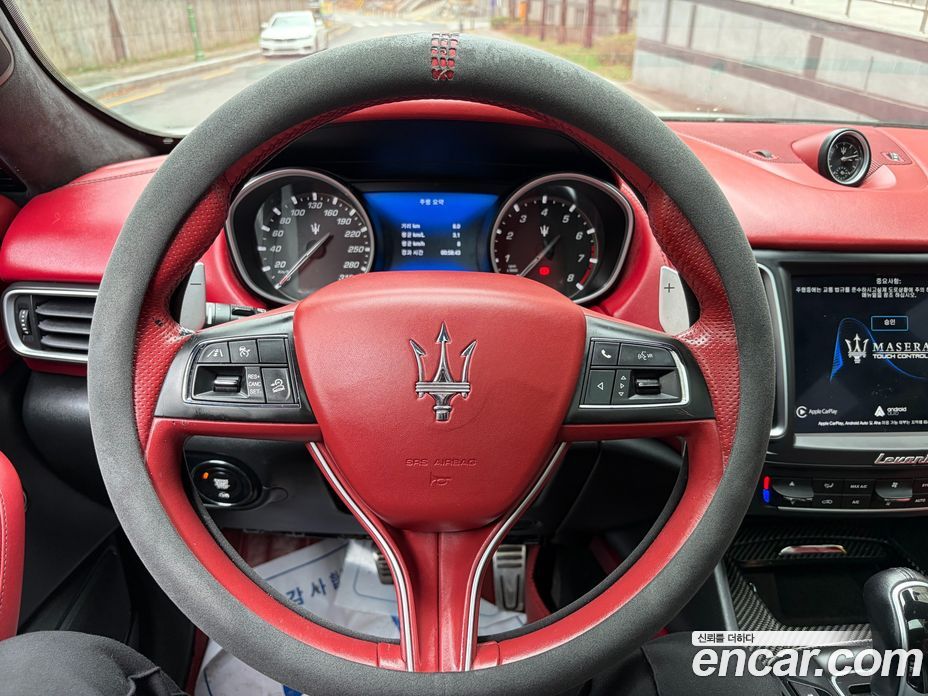 Maserati Levante фото 12