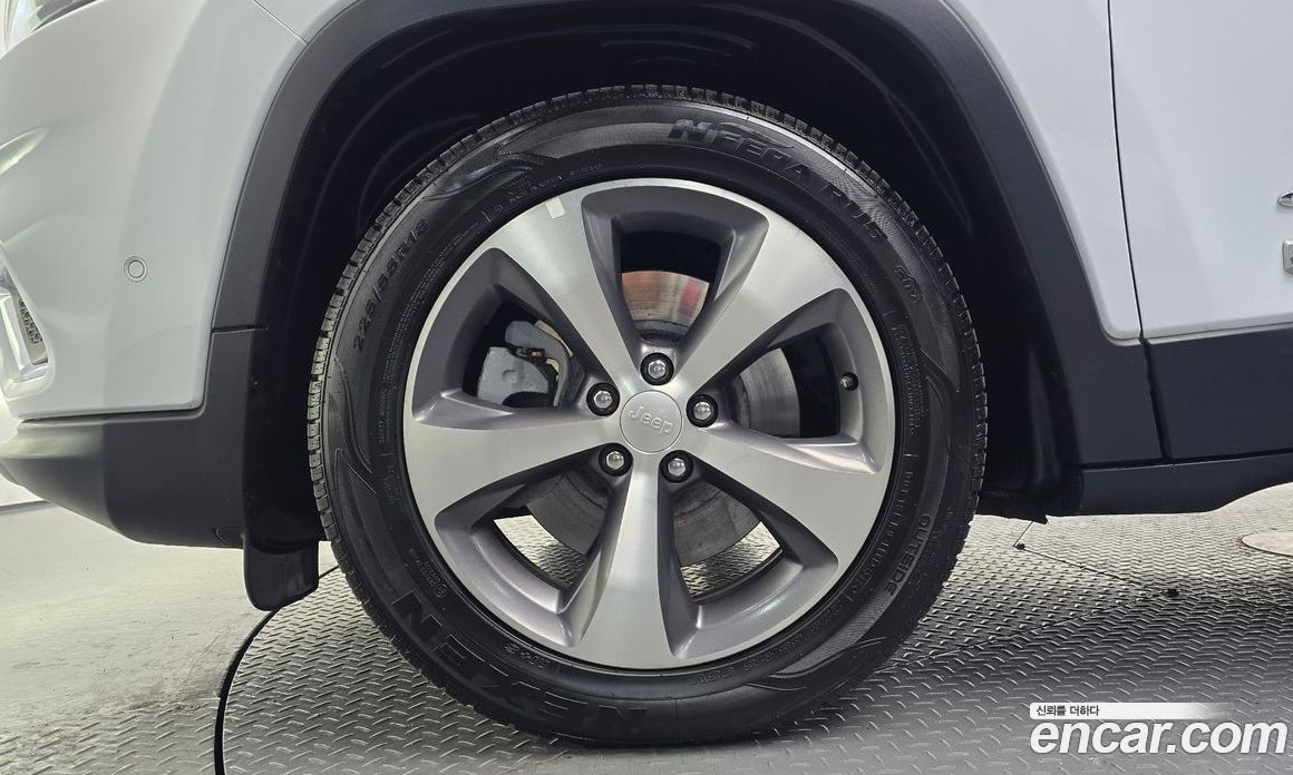 Jeep Cherokee (KL) фото 4