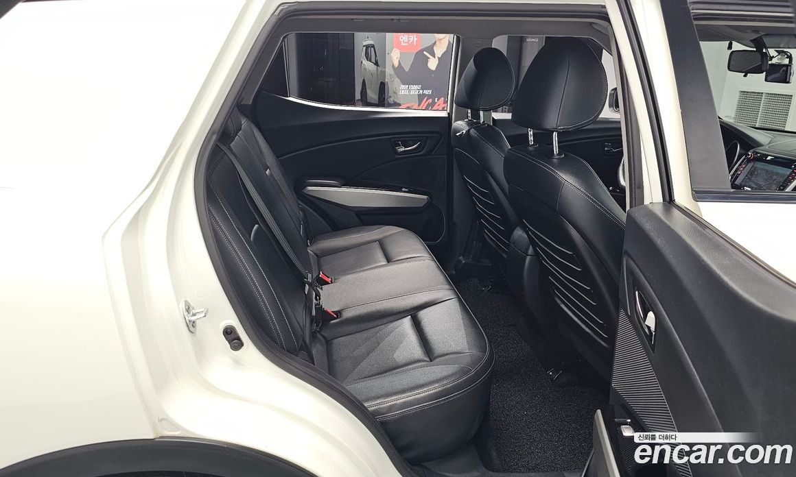 SsangYong (KG Mobility) Tivoli фото 9