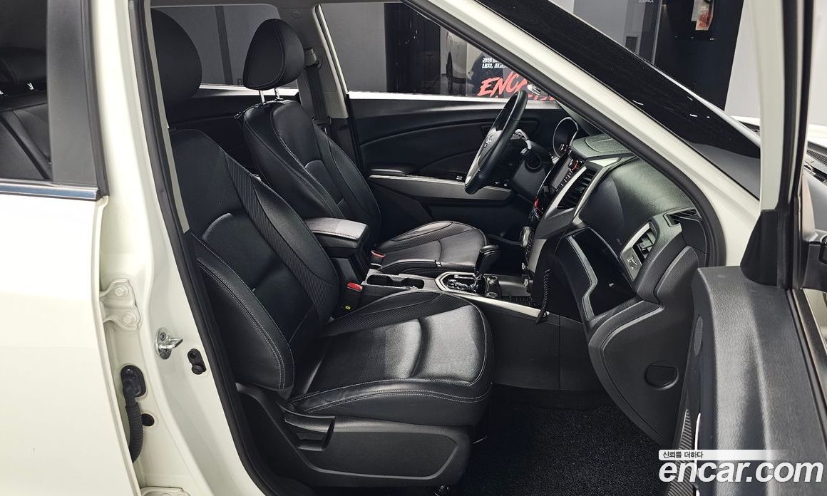 SsangYong (KG Mobility) Tivoli фото 10