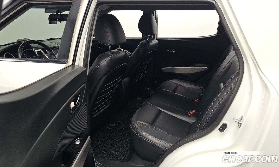 SsangYong (KG Mobility) Tivoli фото 11