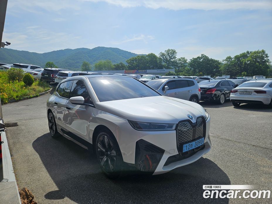 BMW iX фото 3