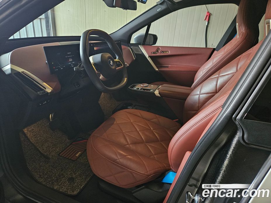 BMW iX фото 8