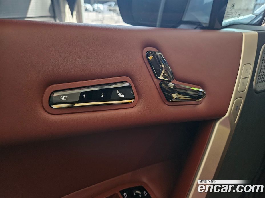 BMW iX фото 10