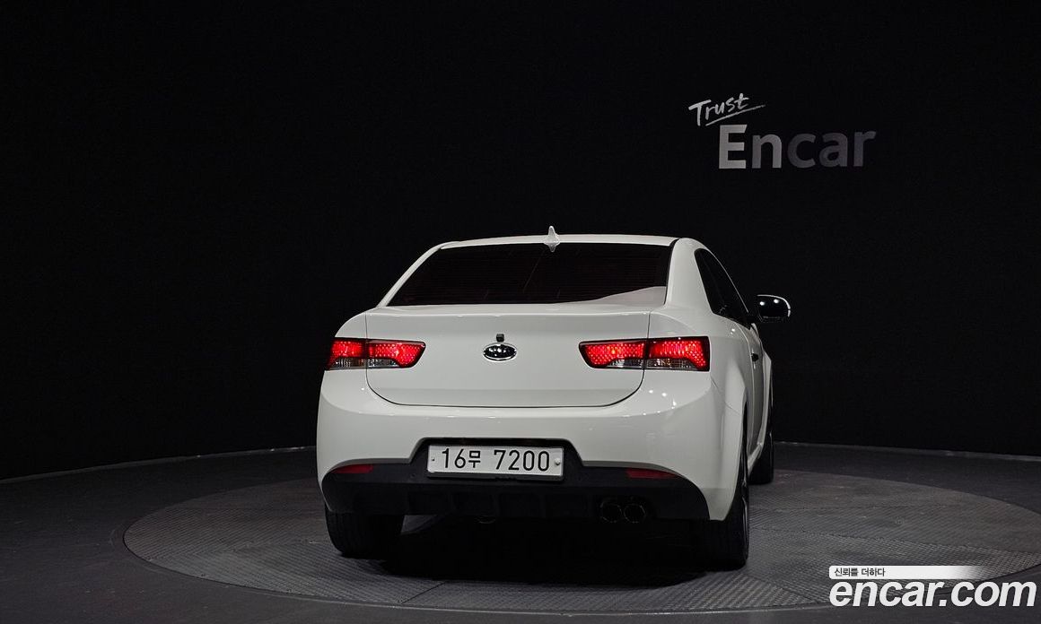 Kia Forte Koup фото 4
