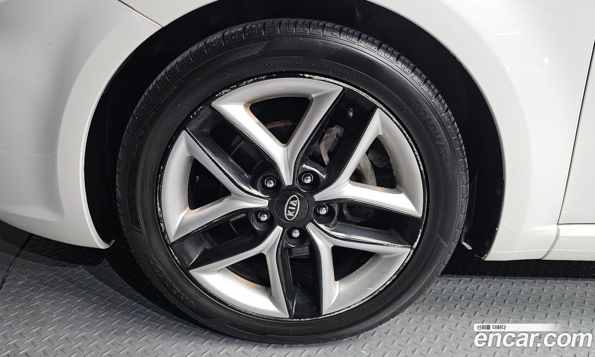 Kia Forte Koup фото 5