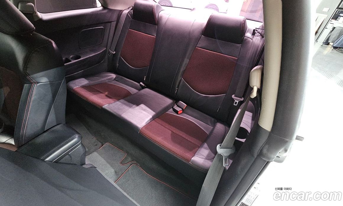 Kia Forte Koup фото 11