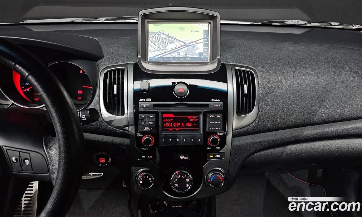 Kia Forte Koup фото 16