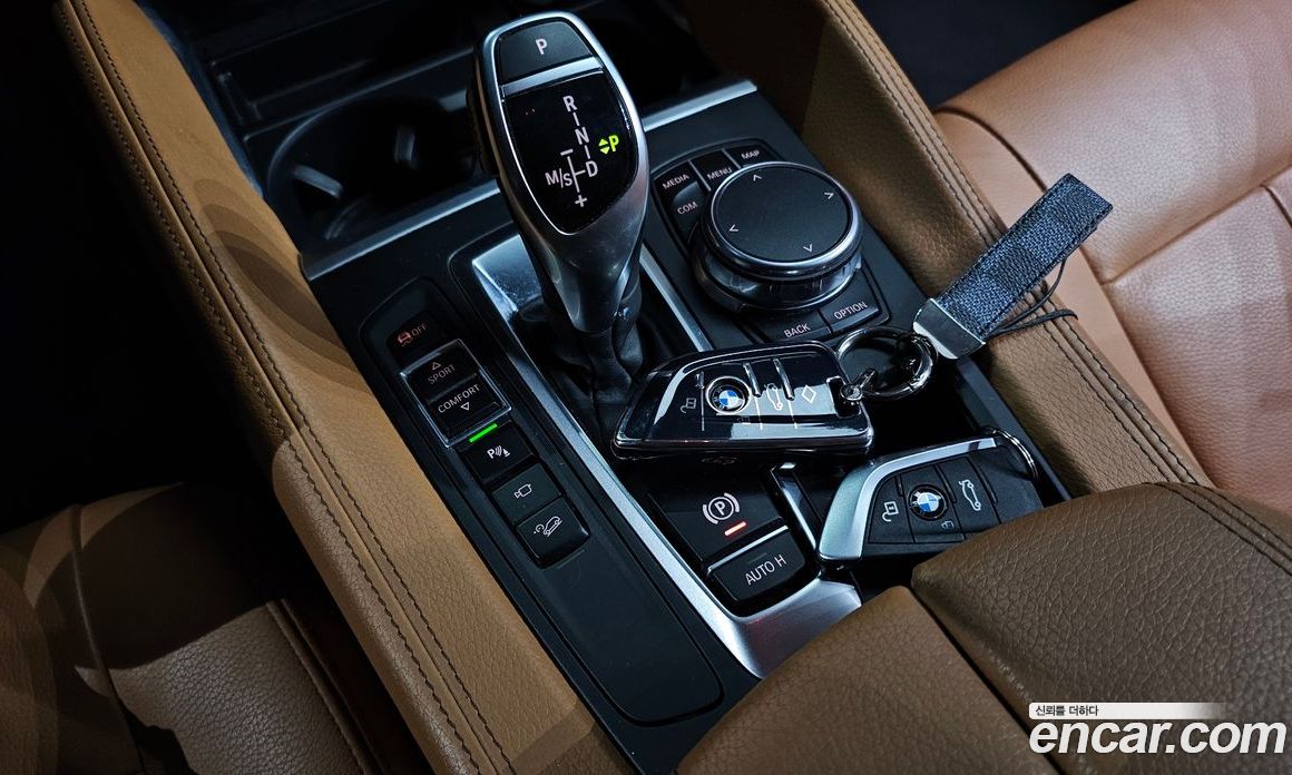 BMW X6 (F16) фото 9