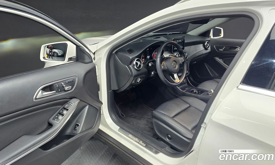 Mercedes-Benz GLA-Class X156 фото 11