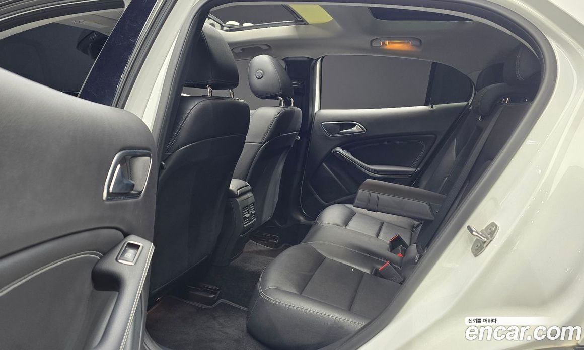 Mercedes-Benz GLA-Class X156 фото 12