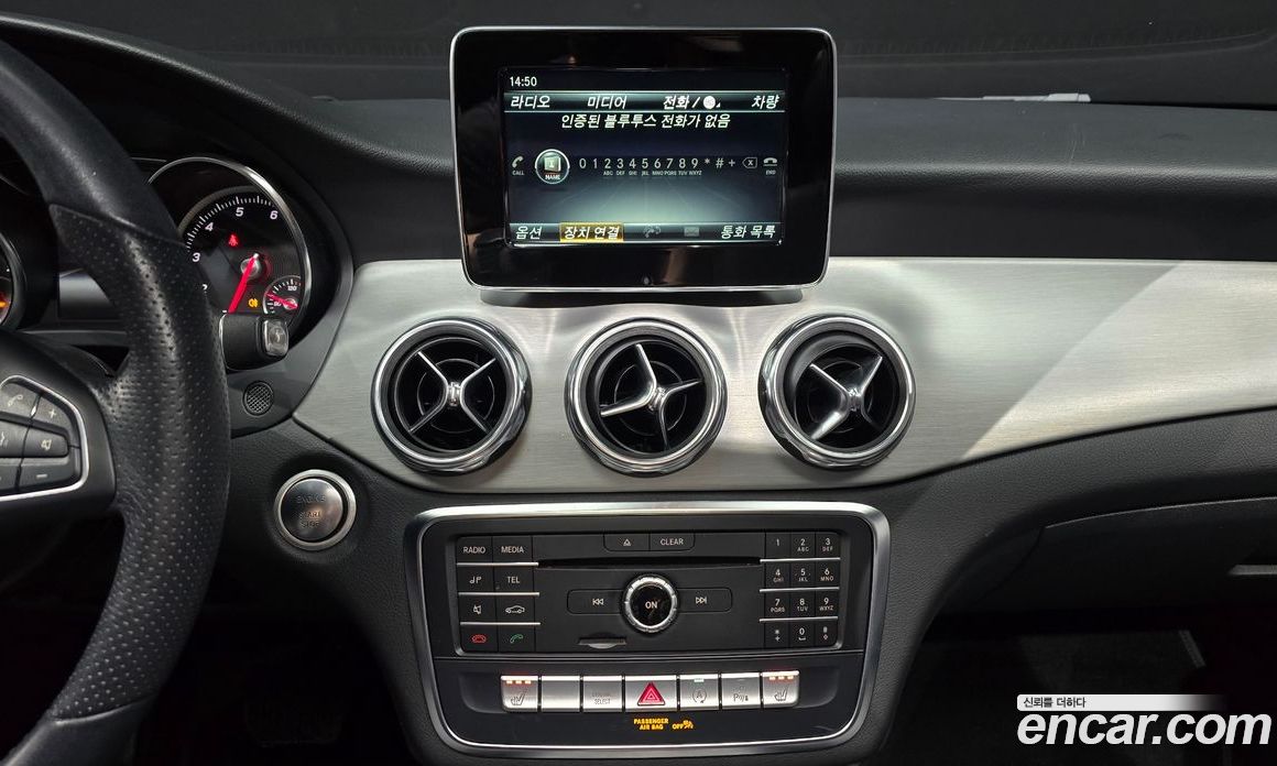 Mercedes-Benz GLA-Class X156 фото 15