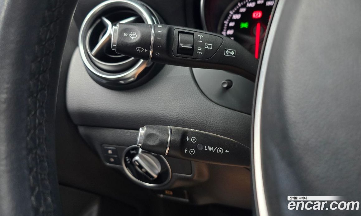 Mercedes-Benz GLA-Class X156 фото 20