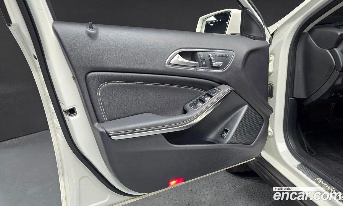 Mercedes-Benz GLA-Class X156 фото 24
