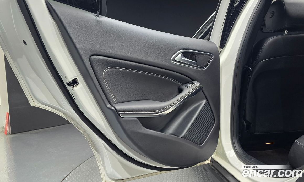 Mercedes-Benz GLA-Class X156 фото 25
