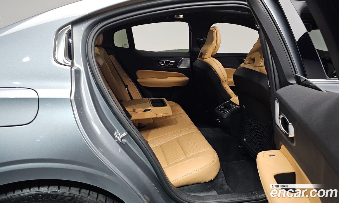 Volvo S60 3rd Gen фото 11