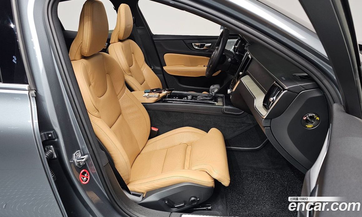 Volvo S60 3rd Gen фото 12