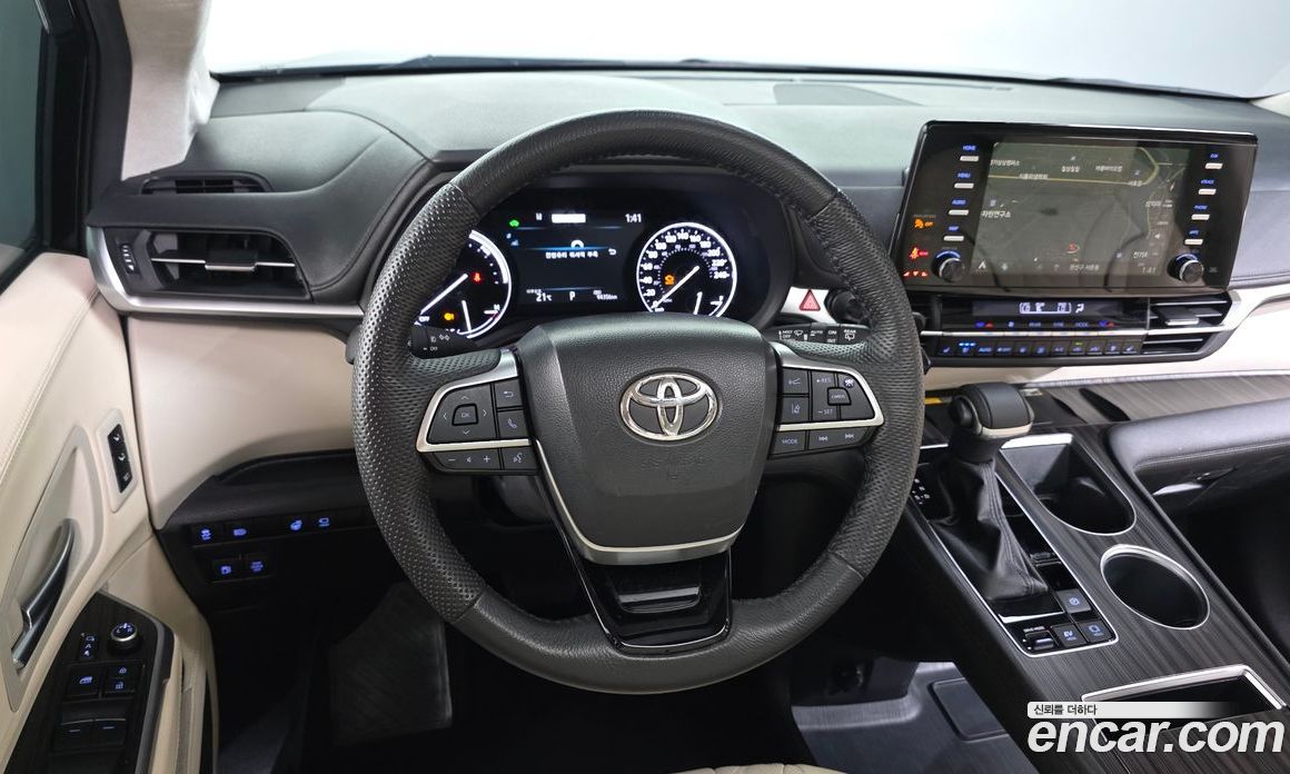 Toyota Sienna 4th Gen фото 13