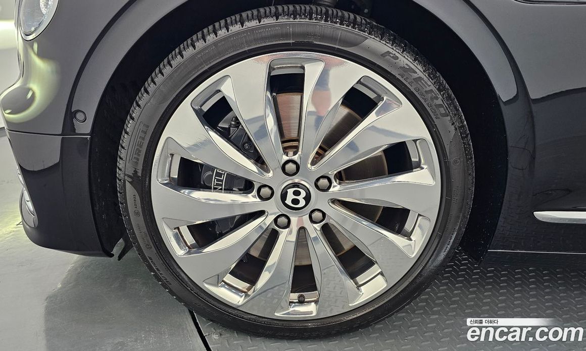 Bentley Flying Spur 3rd Gen фото 5