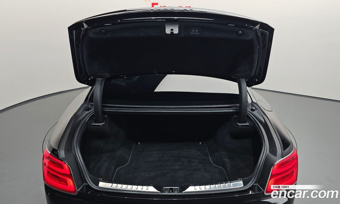 Bentley Flying Spur 3rd Gen фото 18