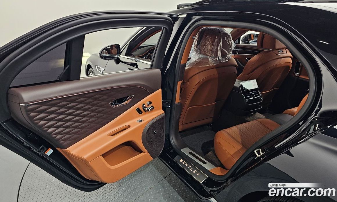 Bentley Flying Spur 3rd Gen фото 27